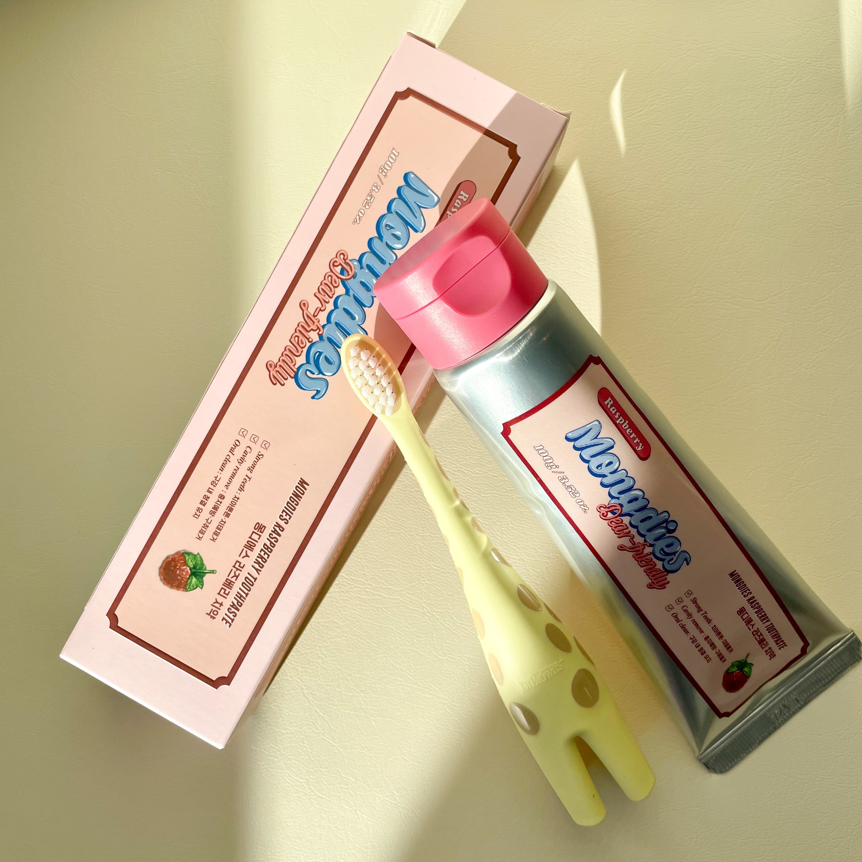 A baby toothpaste up to 3 years old